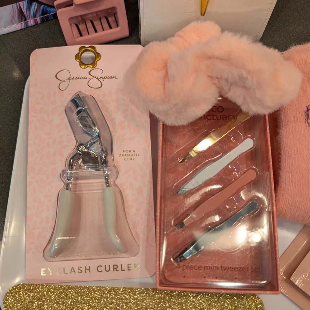 Pink Beauty and Self-Care Set - Picture 6 of 10